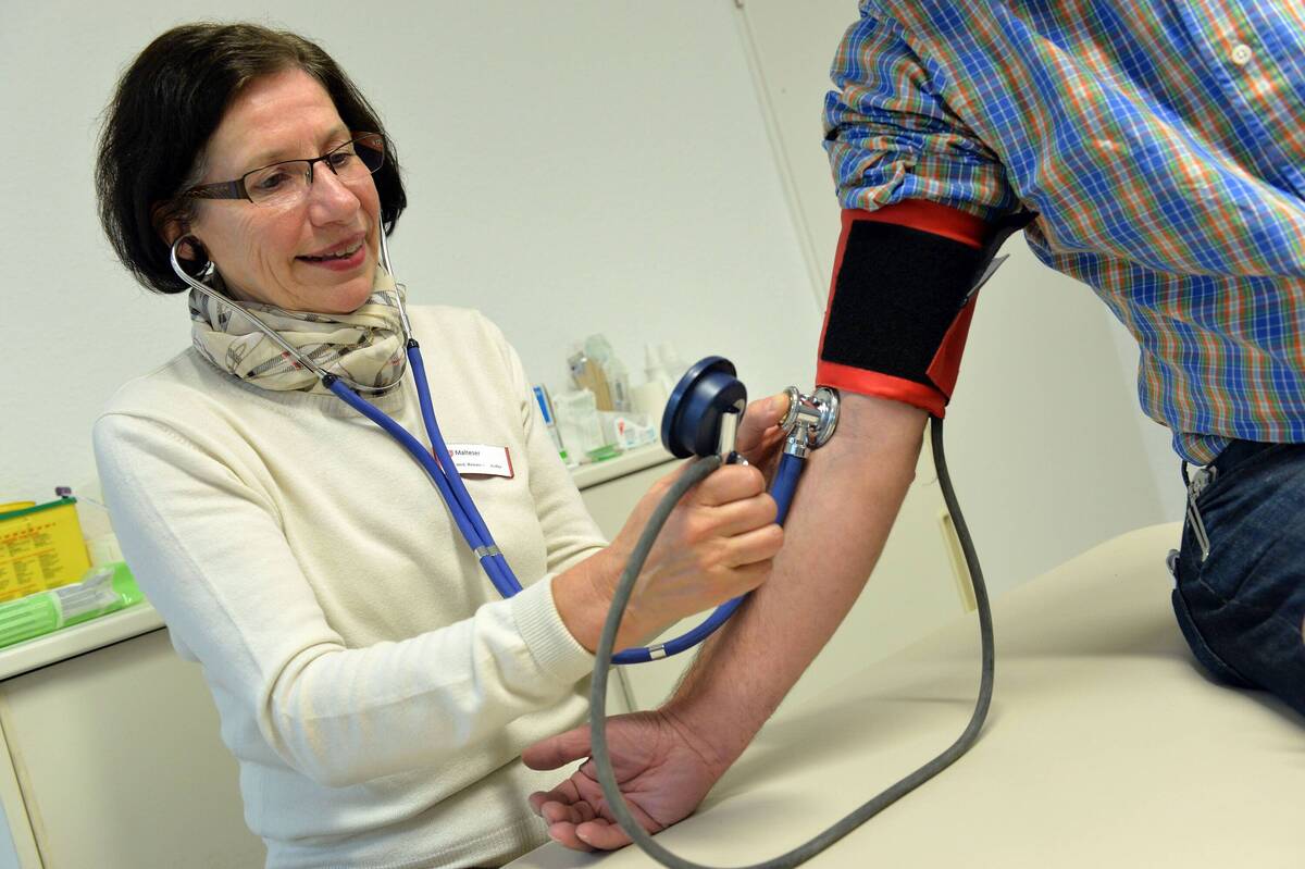 Flucht, Medizin, Migrant, Migration, krank